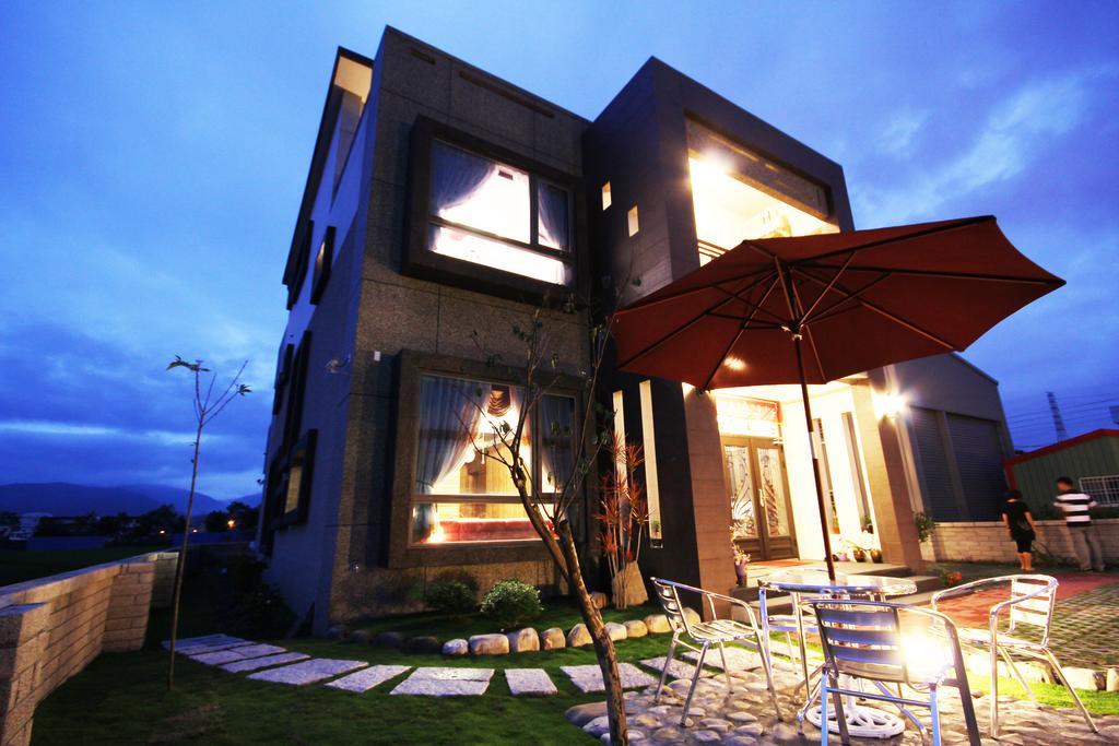 Ferienwohnung Weiden House Luodong Exterior foto